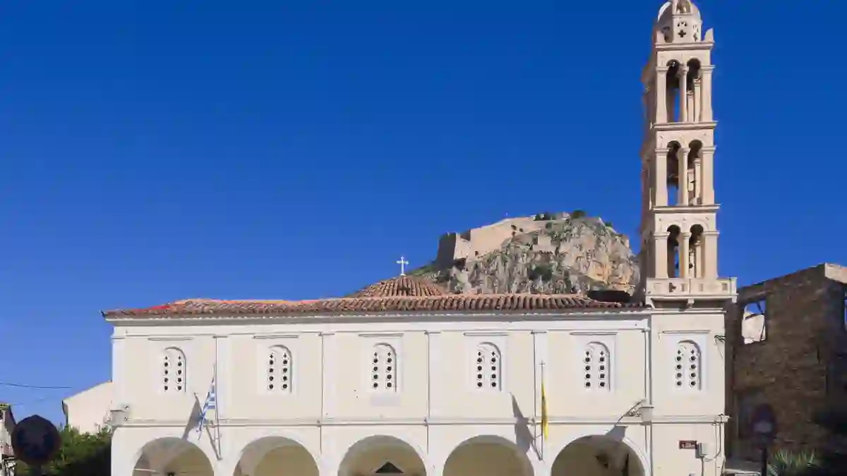 Μητροπολιτικός Ναός Αγίου Γεωργίου με θέα το Παλαμήδι, Ναύπλιο